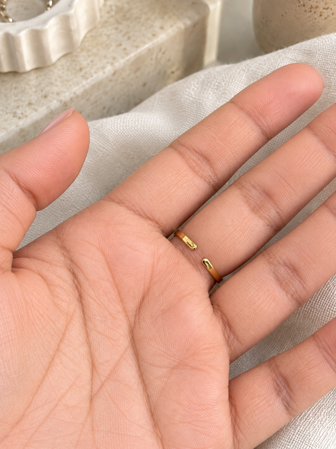 Nadira Black Oval Adjustable Ring