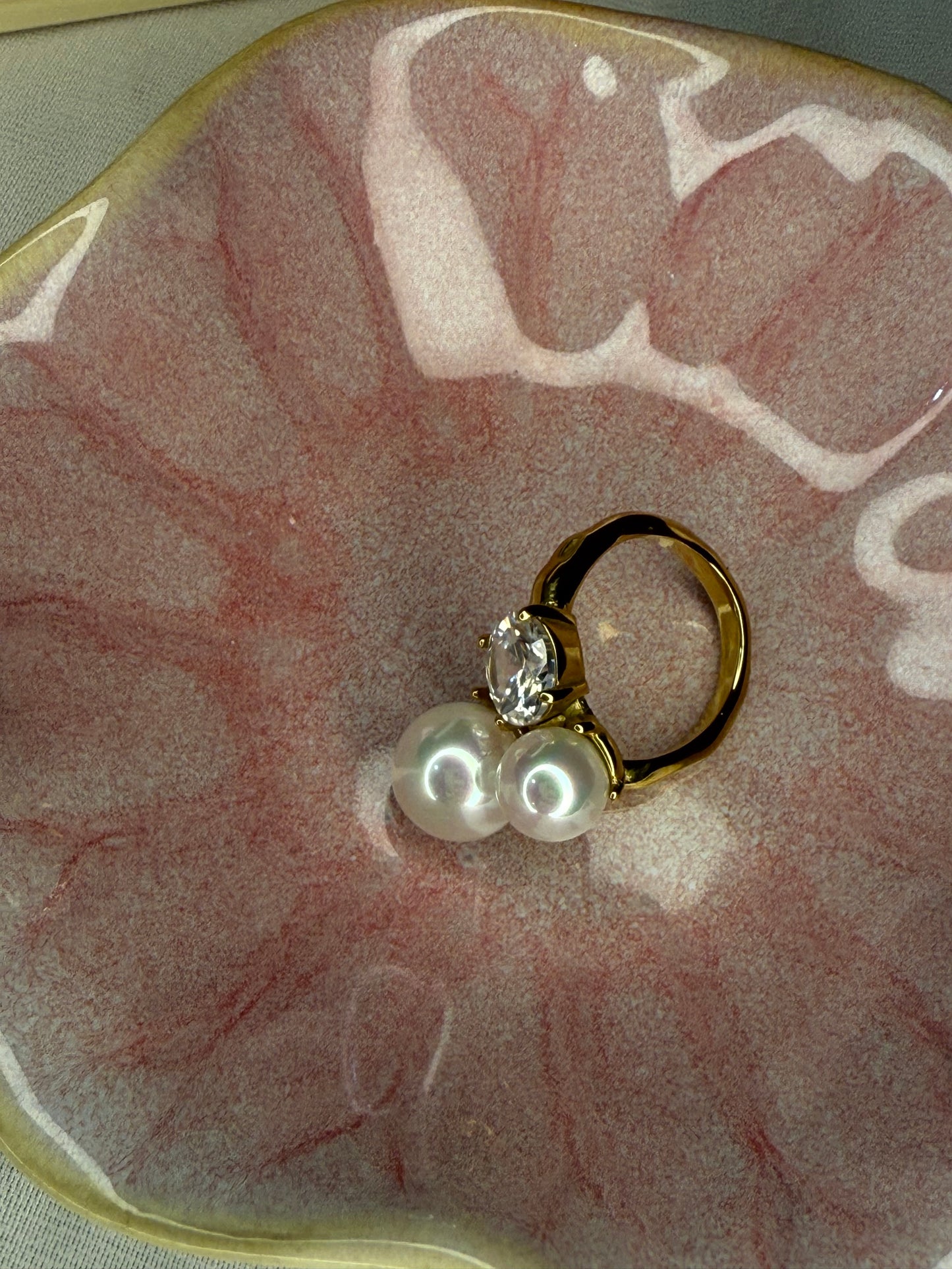 Fardowsa Pearl Adjustable Ring