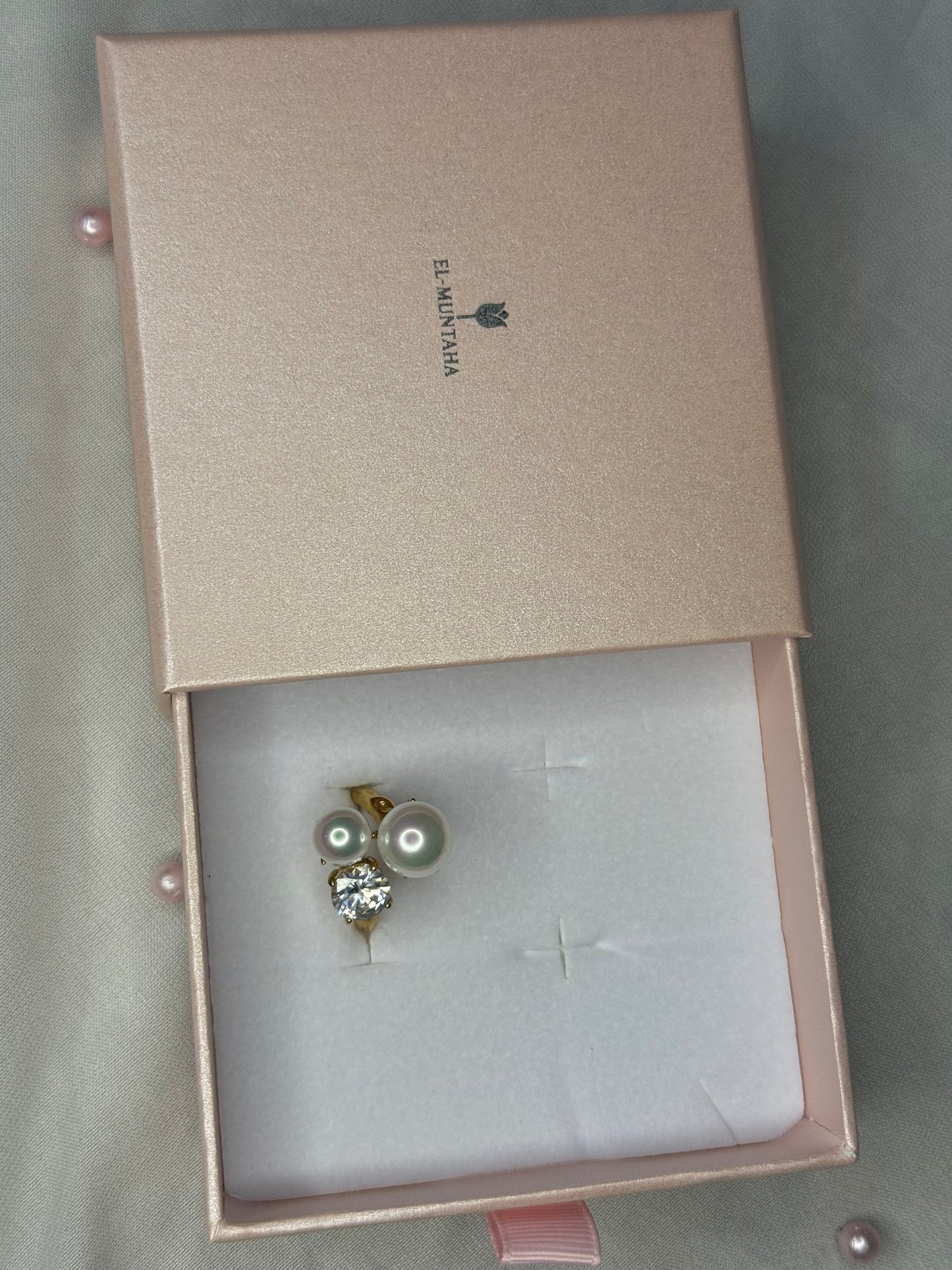 Fardowsa Pearl Adjustable Ring
